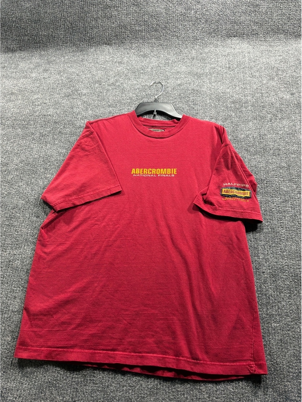 Abercrombie & Fitch Men's Red Halfpipe Snowboard National Finals T-Shirt XL